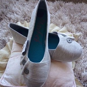 NWT Blowfish Gray Fabric Flats size 8.5 M